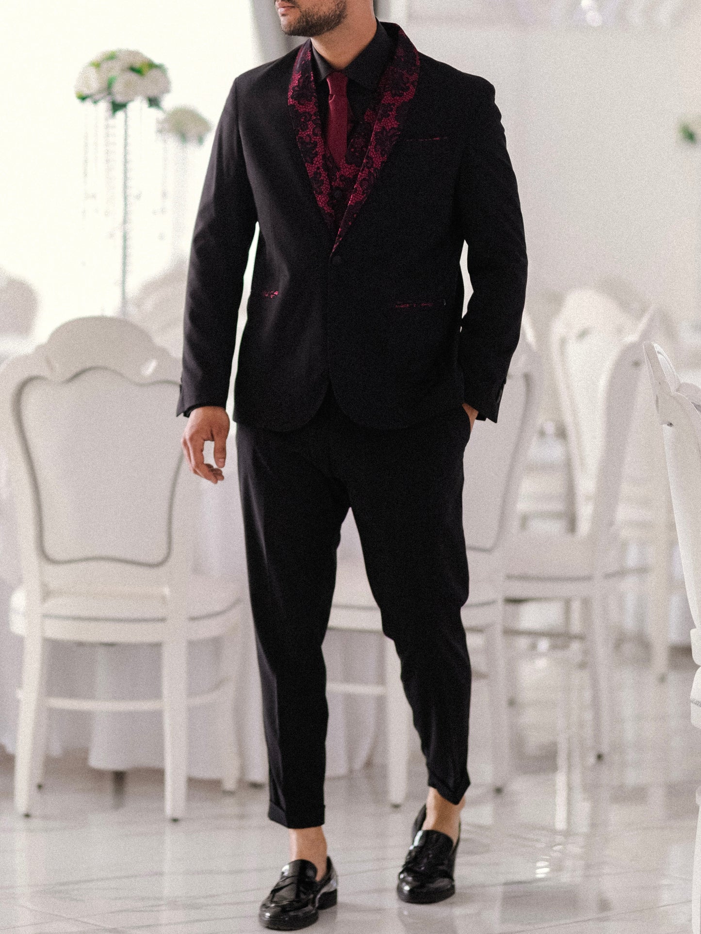 Abito Smoking con Gilet Damascato Bordeaux