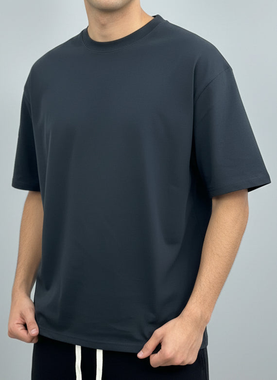 T shirt basic over black