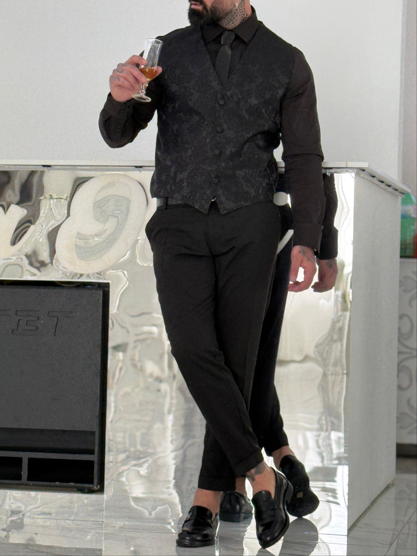Abito Smoking Con Gilet Damascato Nero
