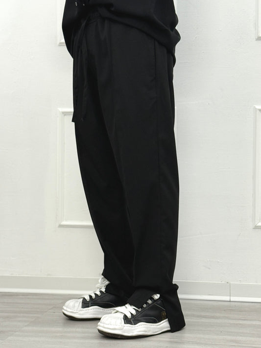 Pantalaccio fashion fondo ampio spacchetto nero
