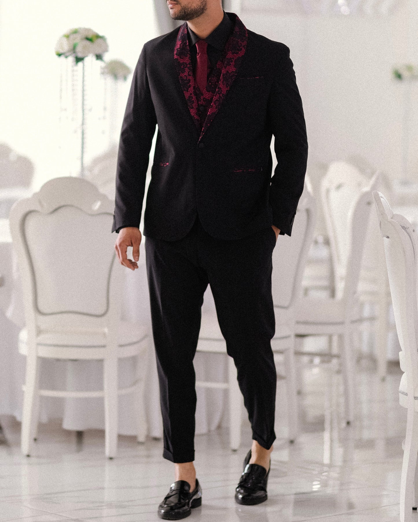 Abito Smoking con Gilet Damascato Bordeaux